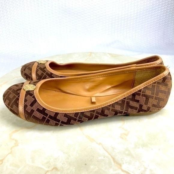 Tommy Hilfiger Shoes Womens Sz 7 Brown Monogram Gold Accent Casual Ballet Flats - Picture 5 of 10